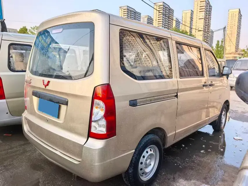 2019 WuLing RongGuang 1.5L 107HP L4 5MT,autocango,china used car exporter,china ev exporter,chinese used car exporter,chinese used ev exporter