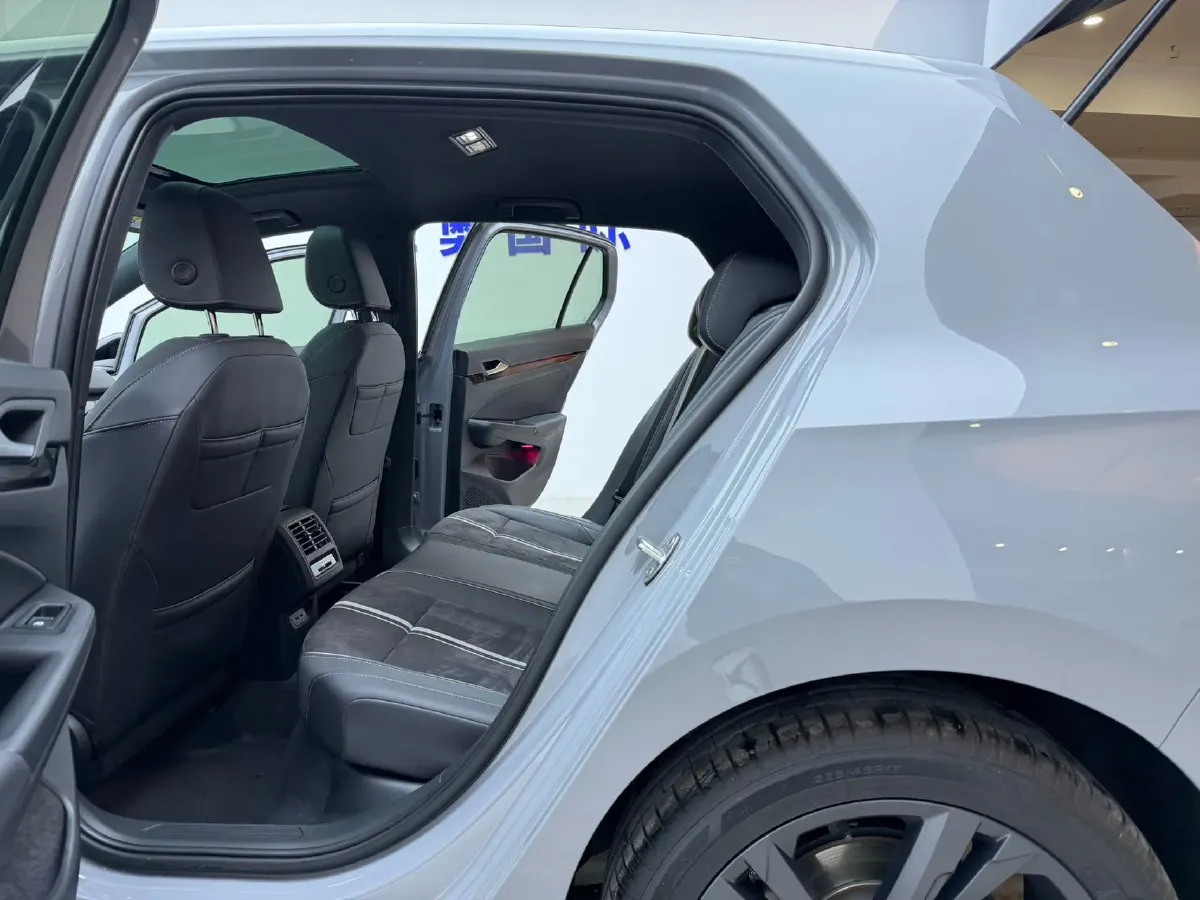 2023 Volkswagen Golf 1.4T 150HP L4 7DCT,autocango,china used car exporter,china ev exporter,chinese used car exporter,chinese used ev exporter