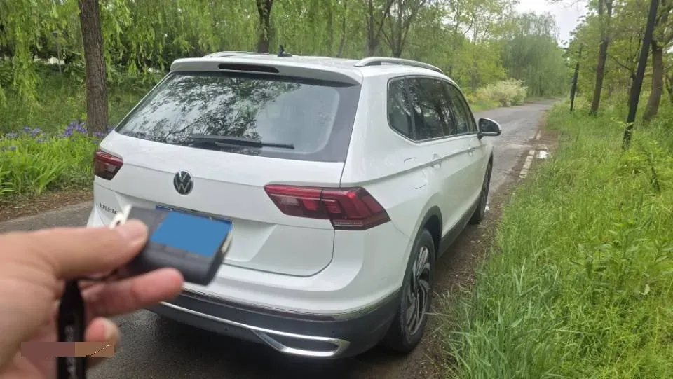 2023 Volkswagen Tiguan L 1.5T 160HP L4 7DCT,autocango,china used car exporter,china ev exporter,chinese used car exporter,chinese used ev exporter
