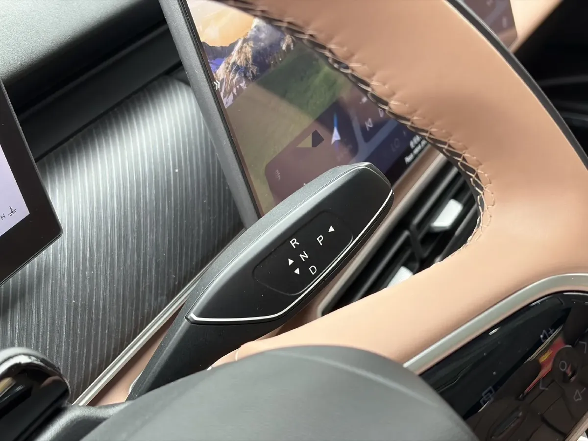 2024 Chery Tiggo8L 2.0T 254HP L4 8AT,autocango,china used car exporter,china ev exporter,chinese used car exporter,chinese used ev exporter