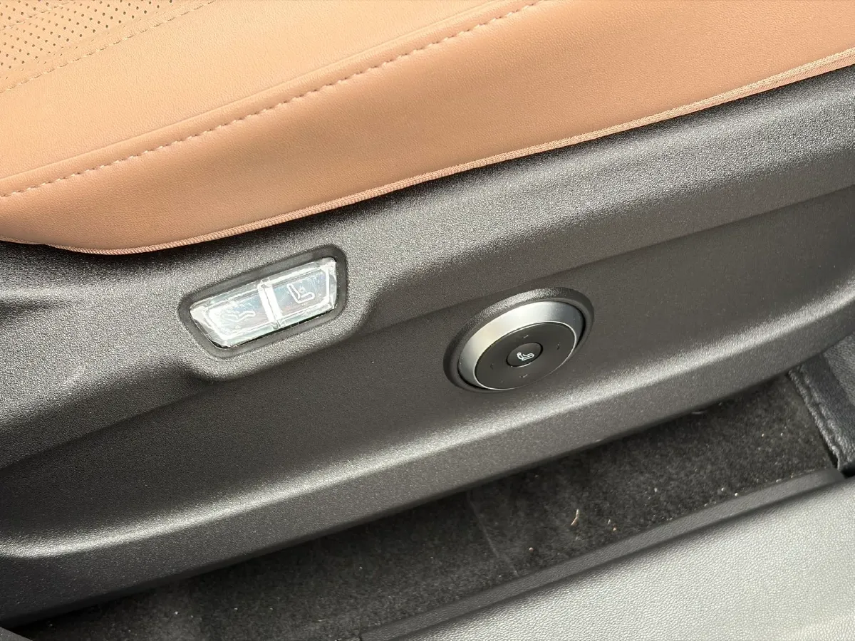 2024 Chery Tiggo8L 2.0T 254HP L4 8AT,autocango,china used car exporter,china ev exporter,chinese used car exporter,chinese used ev exporter