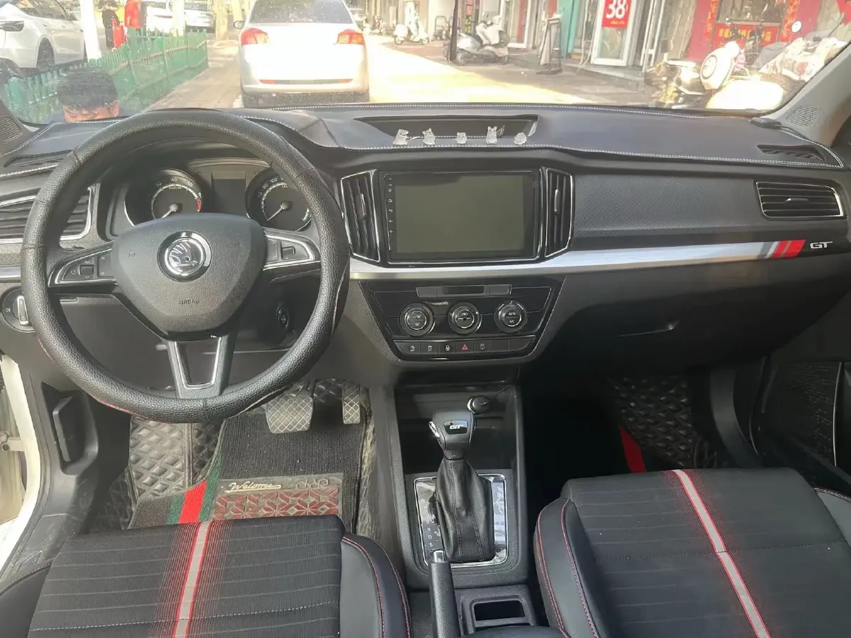 2020 Skoda Kamiq 1.2T 116HP L4 7DCT,autocango,china used car exporter,china ev exporter,chinese used car exporter,chinese used ev exporter