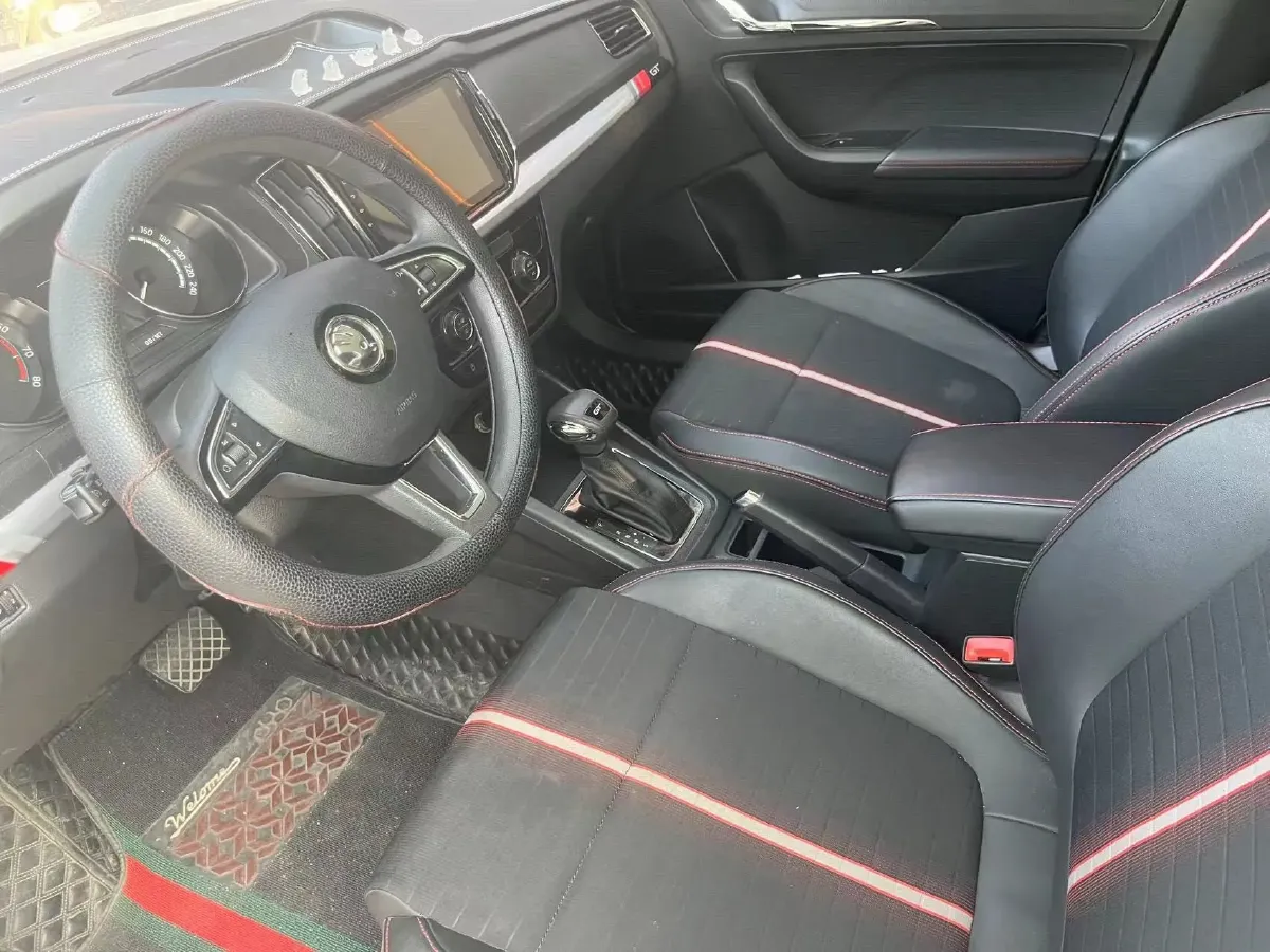 2020 Skoda Kamiq 1.2T 116HP L4 7DCT,autocango,china used car exporter,china ev exporter,chinese used car exporter,chinese used ev exporter