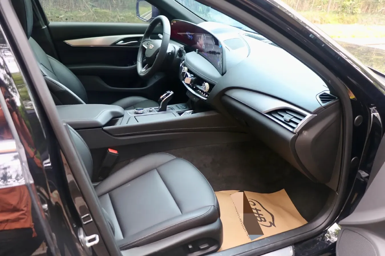 2024 Cadillac CT5 2.0T 237HP L4 10AT,autocango,china used car exporter,china ev exporter,chinese used car exporter,chinese used ev exporter