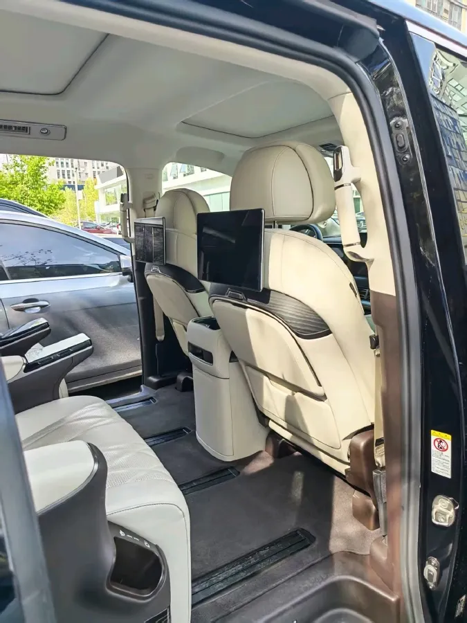 2025 Denza D9 1.5T 156HP L4 E-CVT PHEV 40KWH,autocango,china used car exporter,china ev exporter,chinese used car exporter,chinese used ev exporter