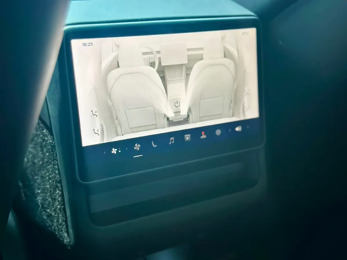 2025 Tesla Model 3 BEV,autocango,china used car exporter,china ev exporter,chinese used car exporter,chinese used ev exporter