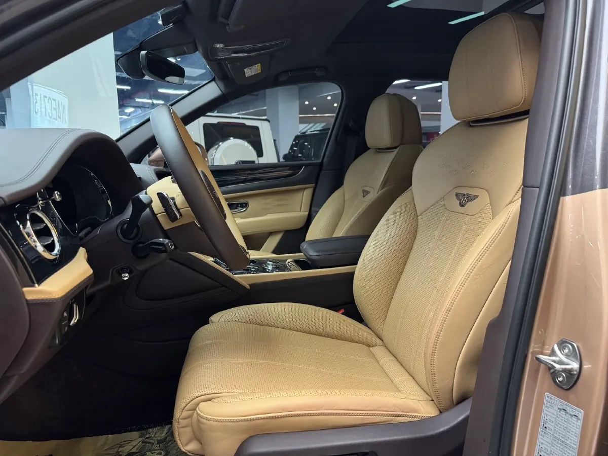 2023 Bentley Bentayga 4.0T 550HP V8 8AT,autocango,china used car exporter,china ev exporter,chinese used car exporter,chinese used ev exporter