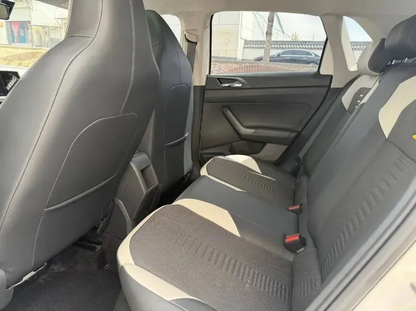 2021 DongFeng Aeolus AX7 1.6T 170HP L4 6AT,autocango,china used car exporter,china ev exporter,chinese used car exporter,chinese used ev exporter