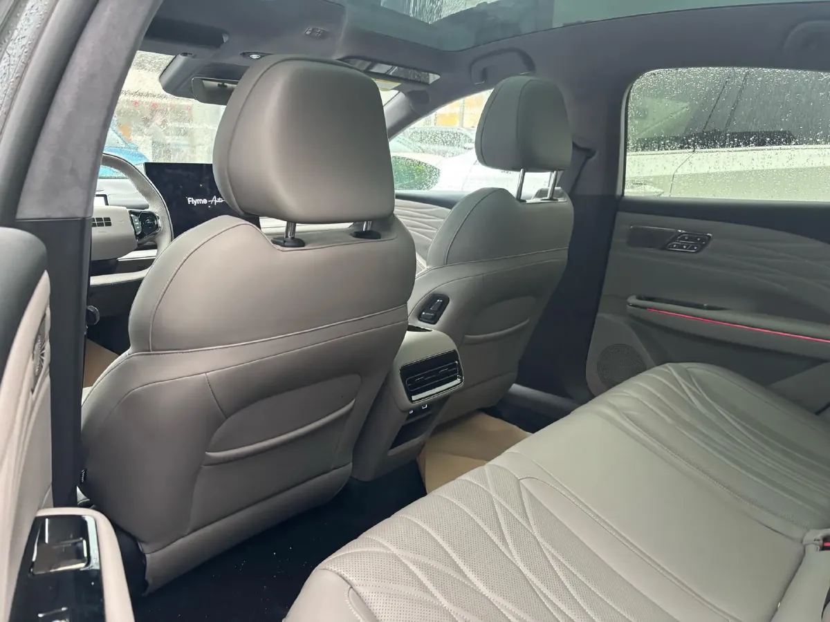 2025 Geely Galaxy Starshine 8 1.5T 163HP L4 3DHT PHEV 27.69KWH,autocango,china used car exporter,china ev exporter,chinese used car exporter,chinese used ev exporter