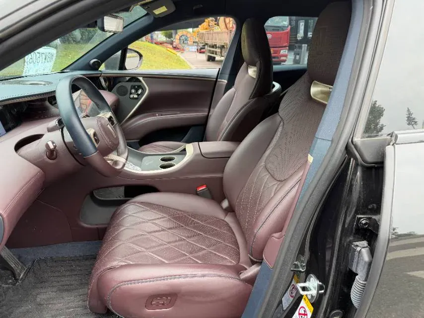 2025 Avatr 11 1.5T 156HP L4 REEV 39.05KWH,autocango,china used car exporter,china ev exporter,chinese used car exporter,chinese used ev exporter