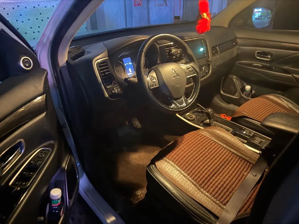 2020 Mitsubishi Outlander 2.0L 166HP L4 CVT,autocango,china used car exporter,china ev exporter,chinese used car exporter,chinese used ev exporter