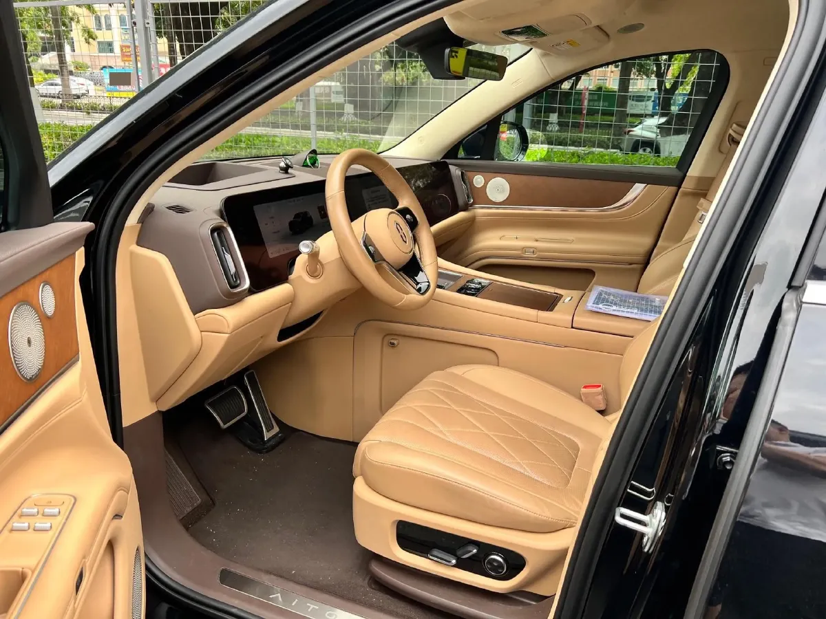 2024 AITO AITO M9 1.5T 152HP L4 REEV 42KWH,autocango,china used car exporter,china ev exporter,chinese used car exporter,chinese used ev exporter