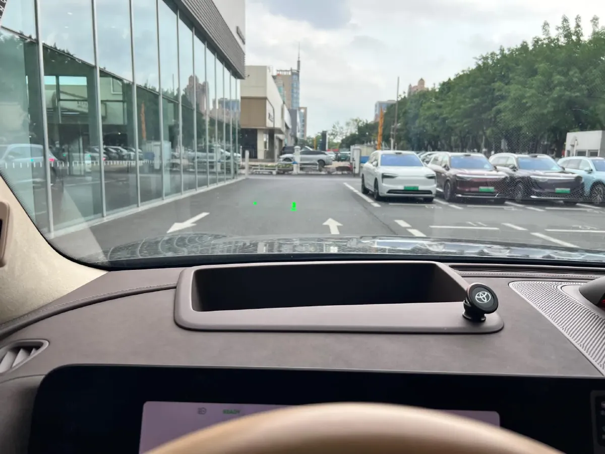 2024 AITO AITO M9 1.5T 152HP L4 REEV 42KWH,autocango,china used car exporter,china ev exporter,chinese used car exporter,chinese used ev exporter