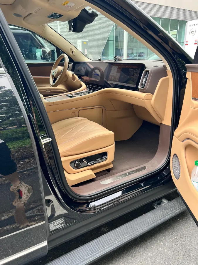 2024 AITO AITO M9 1.5T 152HP L4 REEV 42KWH,autocango,china used car exporter,china ev exporter,chinese used car exporter,chinese used ev exporter