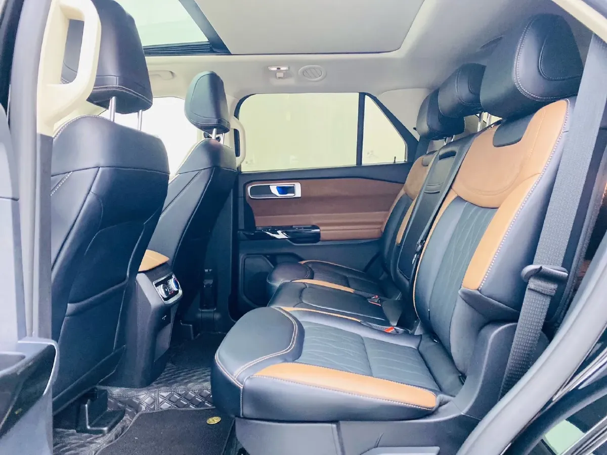 2023 Ford Explorer 2.3T 276HP L4 10AT,autocango,china used car exporter,china ev exporter,chinese used car exporter,chinese used ev exporter