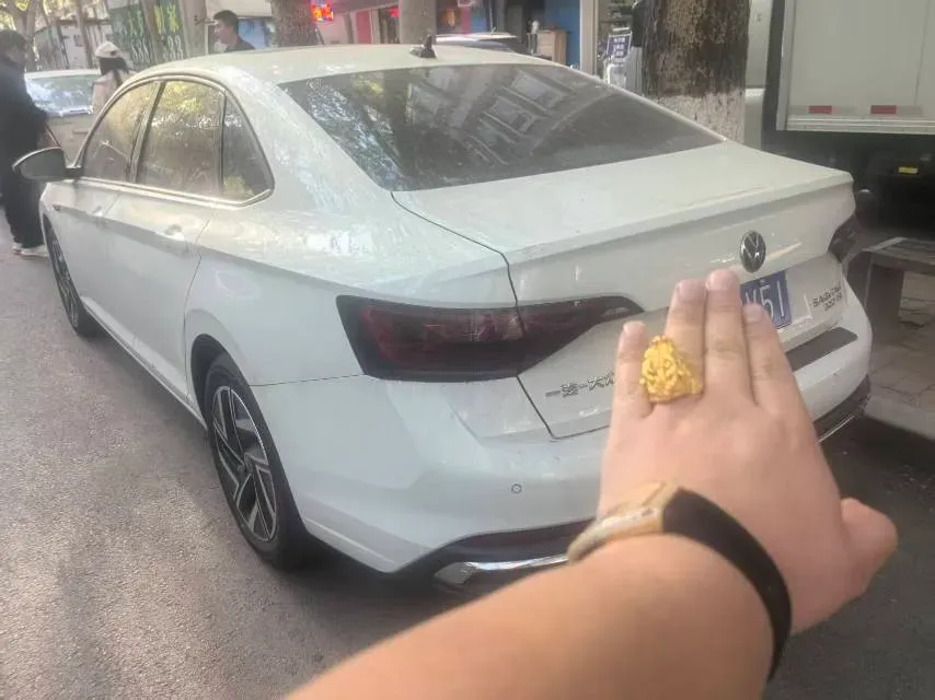 2025 Volkswagen Sagitar 1.5T 160HP L4 7DCT,autocango,china used car exporter,china ev exporter,chinese used car exporter,chinese used ev exporter