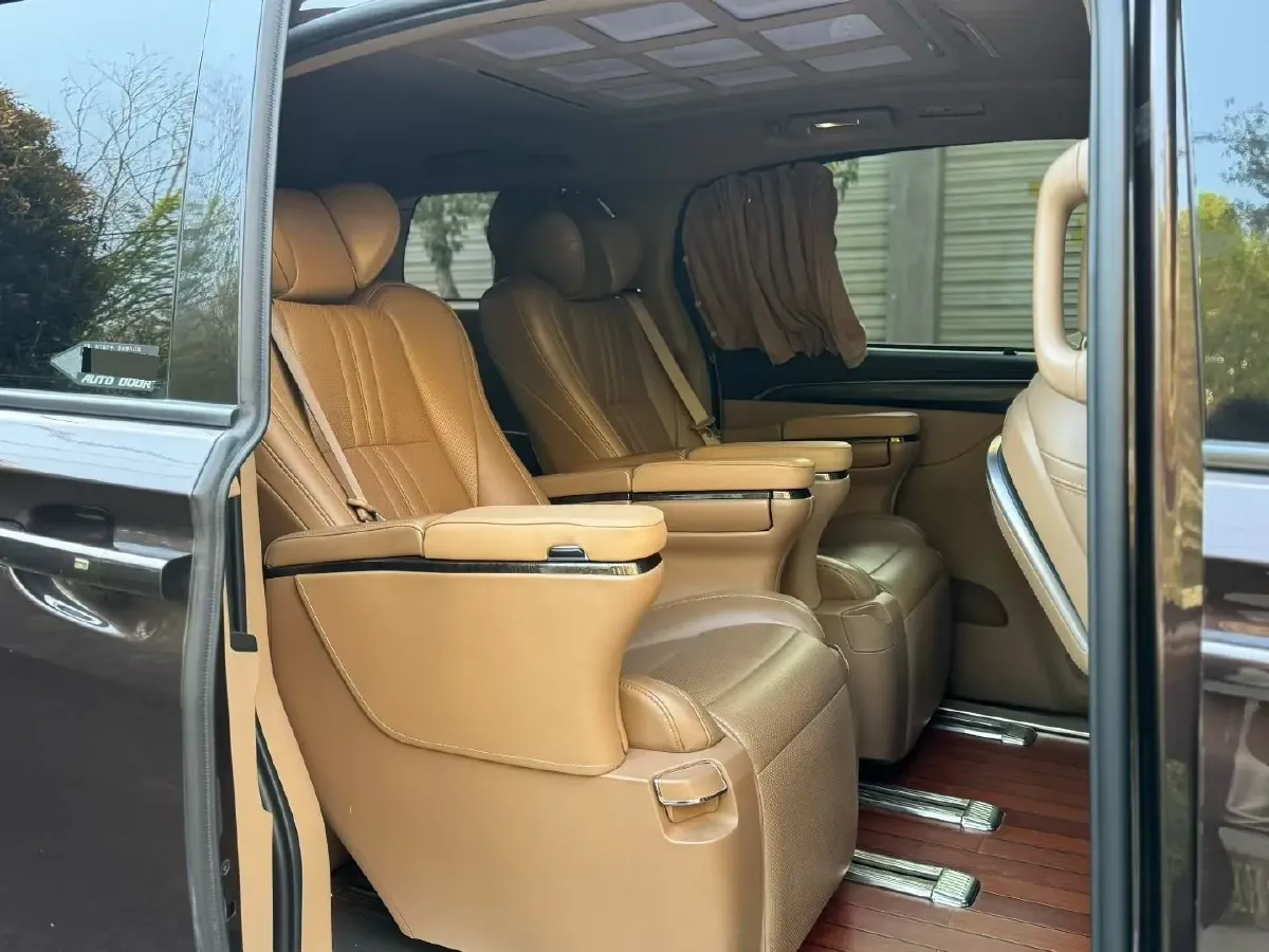 2021 Buick GL8 2.0T 237HP L4 9AT,autocango,china used car exporter,china ev exporter,chinese used car exporter,chinese used ev exporter