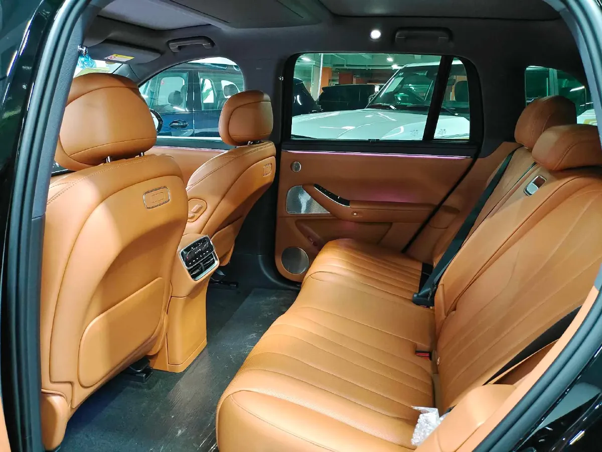 2026 AITO AITO M7 REEV 160HP REEV,autocango,china used car exporter,china ev exporter,chinese used car exporter,chinese used ev exporter