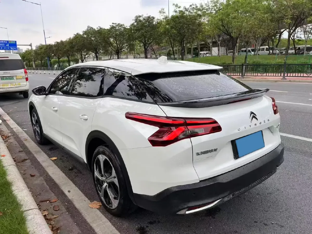 2022 Citroen C5 X 1.6T 175HP L4 8AT,autocango,china used car exporter,china ev exporter,chinese used car exporter,chinese used ev exporter