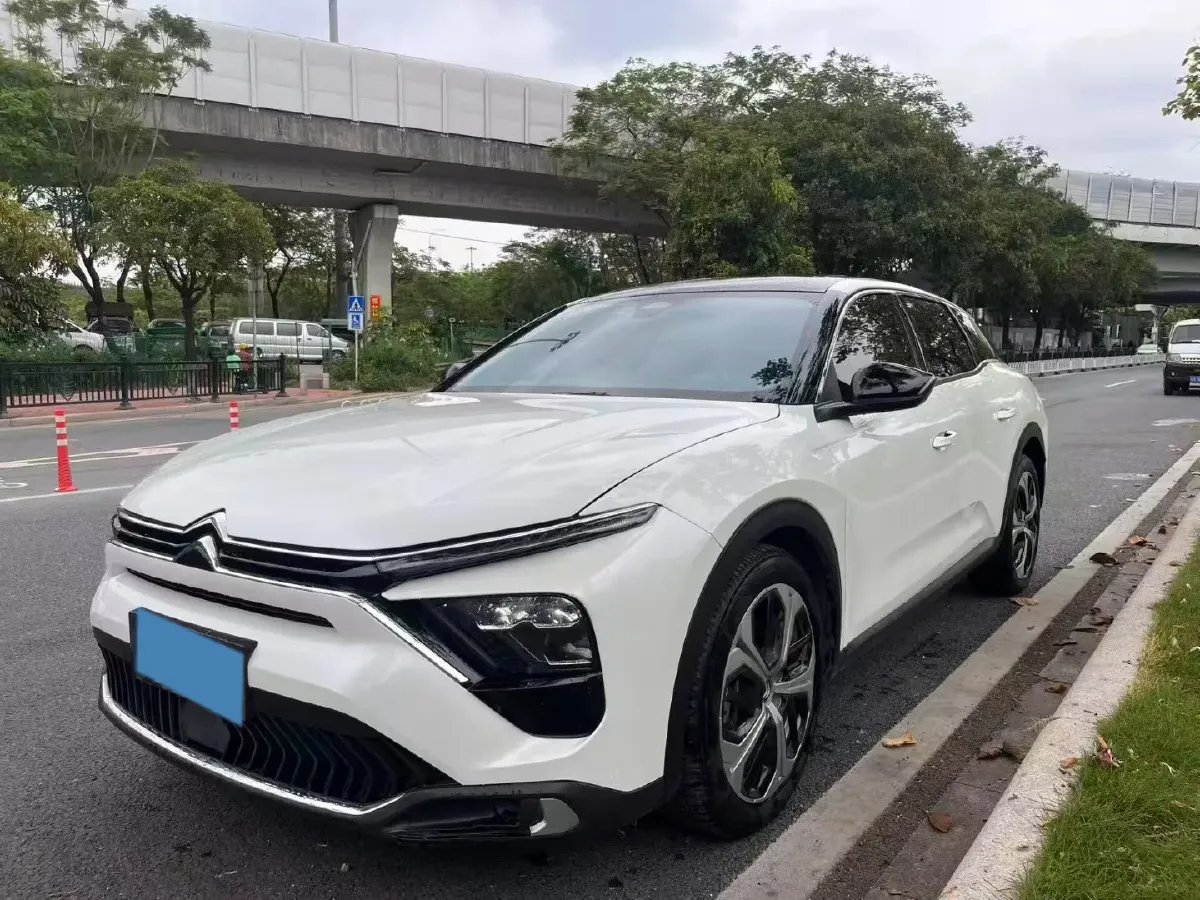 2022 Citroen C5 X 1.6T 175HP L4 8AT,autocango,china used car exporter,china ev exporter,chinese used car exporter,chinese used ev exporter