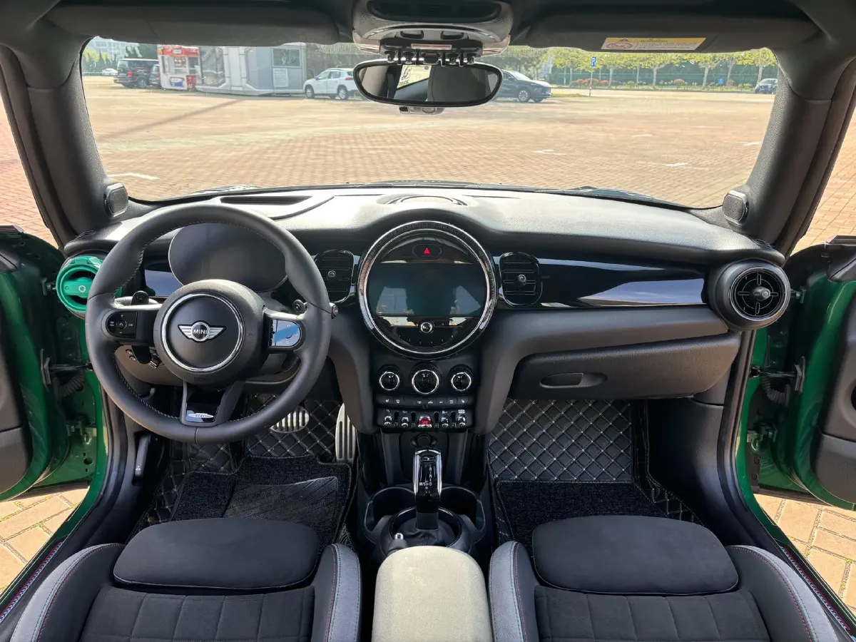 2023 MINI JCW 2.0T 231HP L4 8AT,autocango,china used car exporter,china ev exporter,chinese used car exporter,chinese used ev exporter