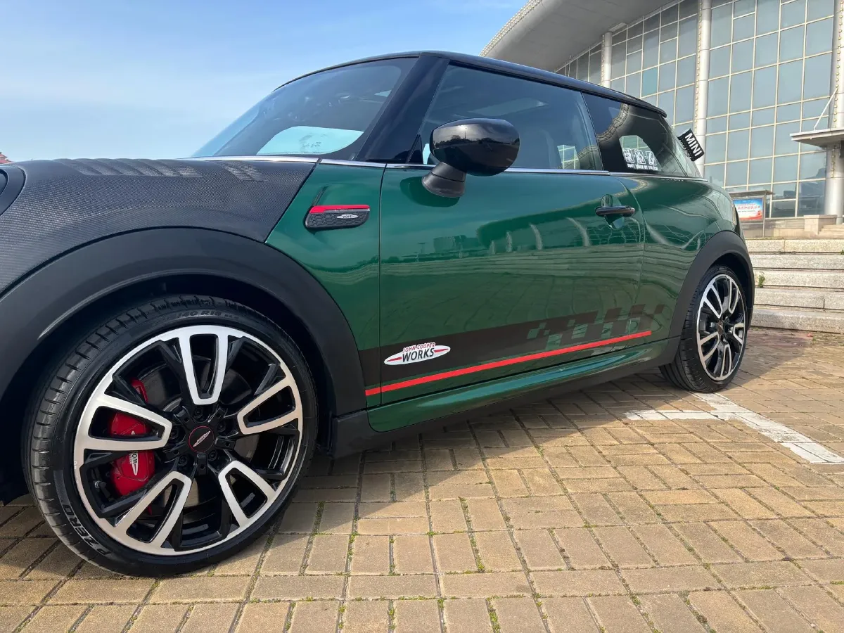 2023 MINI JCW 2.0T 231HP L4 8AT,autocango,china used car exporter,china ev exporter,chinese used car exporter,chinese used ev exporter