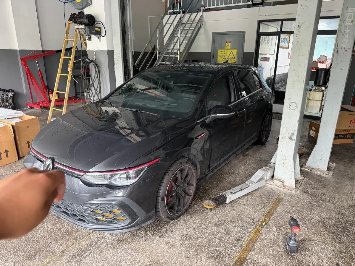 2021 Volkswagen GolfGTI 2.0T 220HP L4 7DCT,autocango,china used car exporter,china ev exporter,chinese used car exporter,chinese used ev exporter