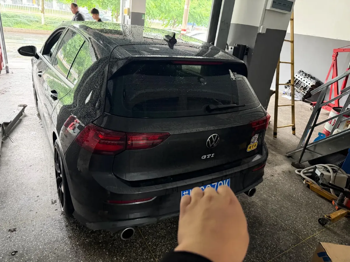 2021 Volkswagen GolfGTI 2.0T 220HP L4 7DCT,autocango,china used car exporter,china ev exporter,chinese used car exporter,chinese used ev exporter