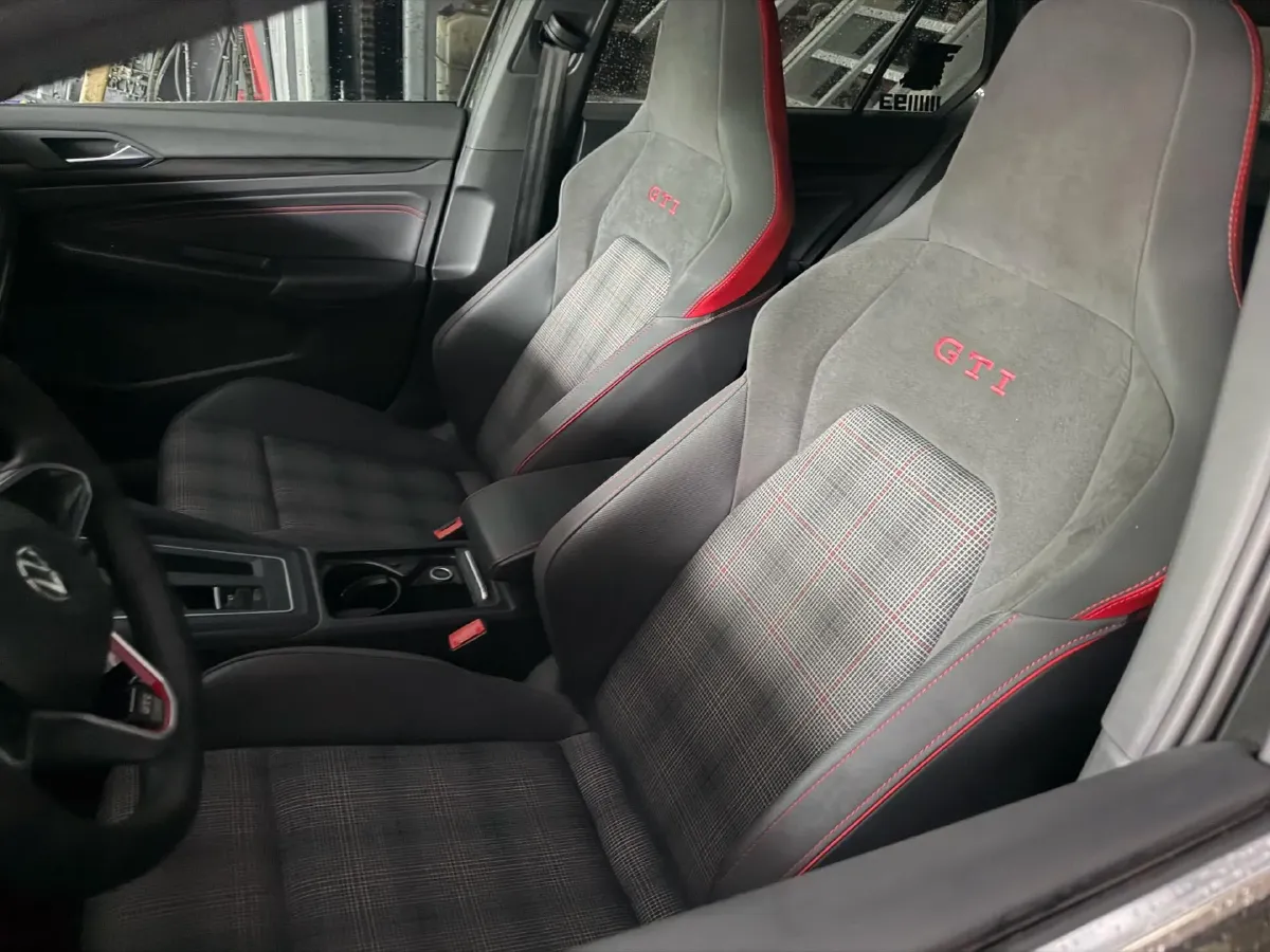 2021 Volkswagen GolfGTI 2.0T 220HP L4 7DCT,autocango,china used car exporter,china ev exporter,chinese used car exporter,chinese used ev exporter