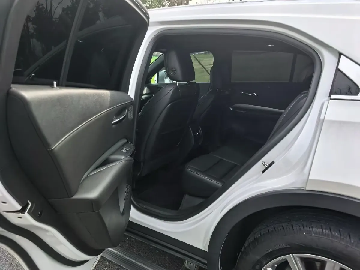 2020 Cadillac XT4 2.0T 237HP L4 9AT,autocango,china used car exporter,china ev exporter,chinese used car exporter,chinese used ev exporter