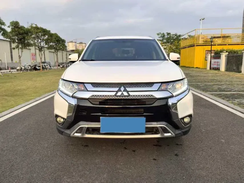 2019 Mitsubishi Outlander 2.0L 166HP L4 CVT,autocango,china used car exporter,china ev exporter,chinese used car exporter,chinese used ev exporter