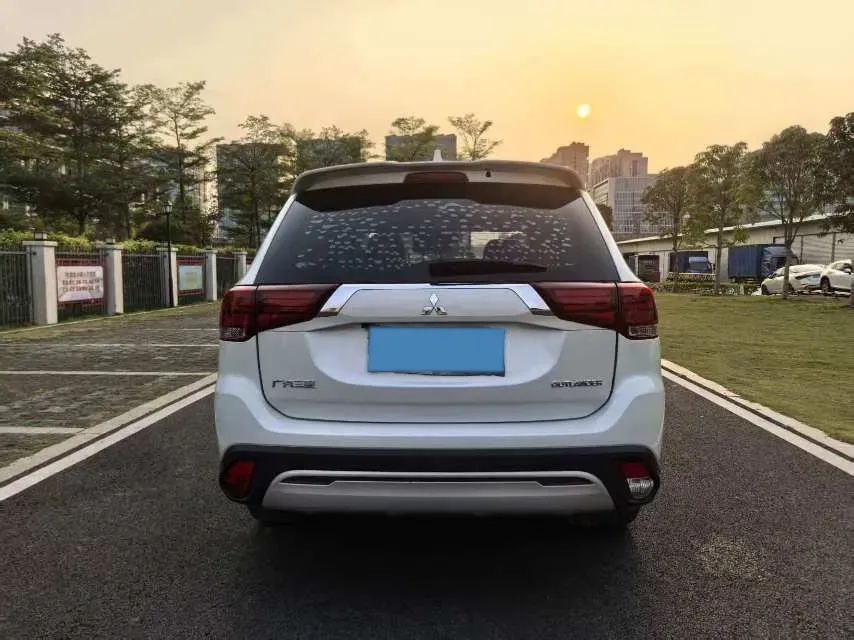 2019 Mitsubishi Outlander 2.0L 166HP L4 CVT,autocango,china used car exporter,china ev exporter,chinese used car exporter,chinese used ev exporter