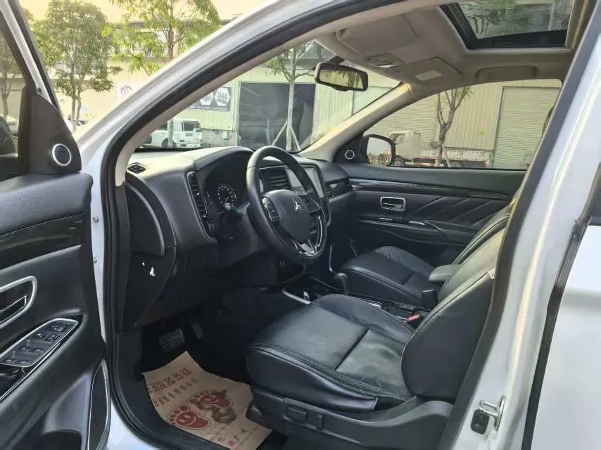 2019 Mitsubishi Outlander 2.0L 166HP L4 CVT,autocango,china used car exporter,china ev exporter,chinese used car exporter,chinese used ev exporter