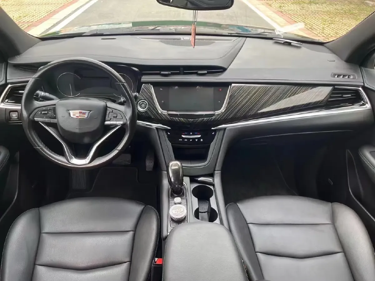2022 Cadillac XT6 2.0T 237HP L4 9AT,autocango,china used car exporter,china ev exporter,chinese used car exporter,chinese used ev exporter