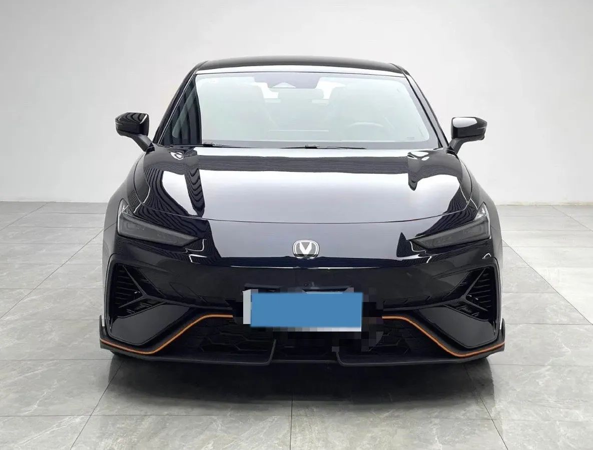 2025 ChangAn UNI-V 2.0T 245HP L4 8AT,autocango,china used car exporter,china ev exporter,chinese used car exporter,chinese used ev exporter