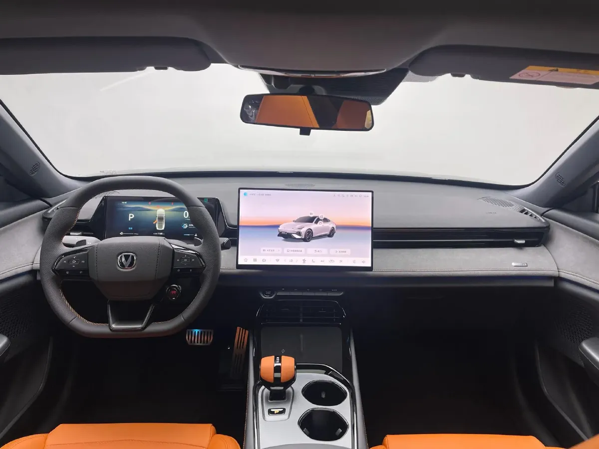 2025 ChangAn UNI-V 2.0T 245HP L4 8AT,autocango,china used car exporter,china ev exporter,chinese used car exporter,chinese used ev exporter