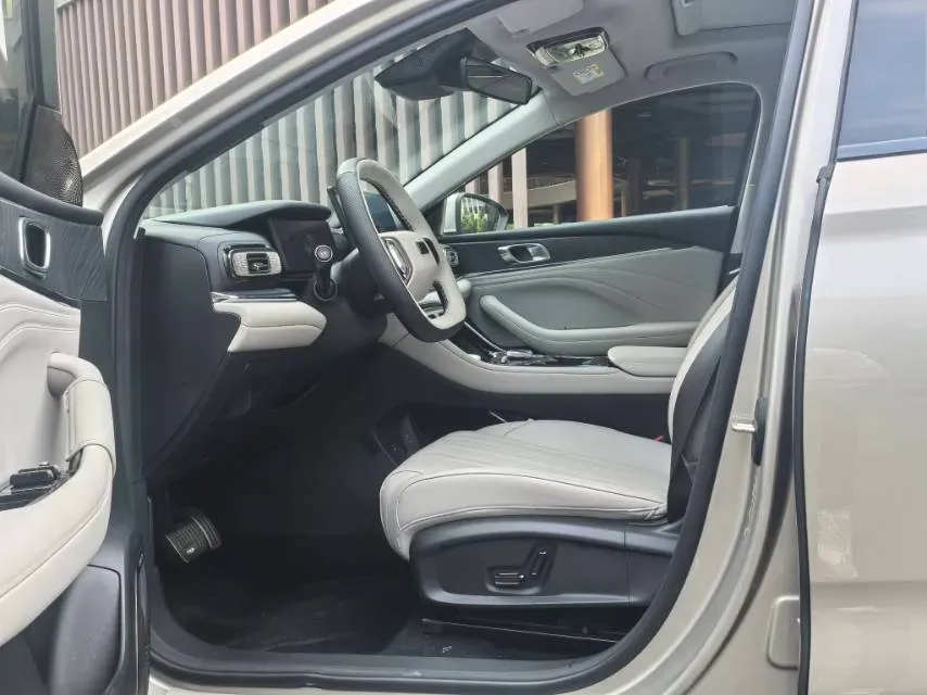 2025 Geely Galaxy A7 1.5L 112HP L4 1DHT PHEV,autocango,china used car exporter,china ev exporter,chinese used car exporter,chinese used ev exporter