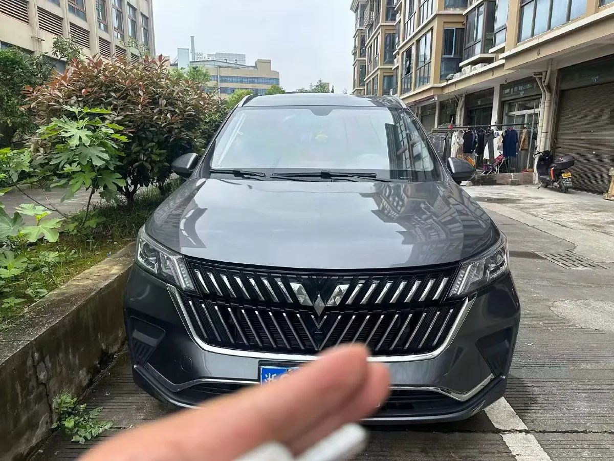 2022 WuLing JiaChen 1.5T 147HP L4 6MT,autocango,china used car exporter,china ev exporter,chinese used car exporter,chinese used ev exporter