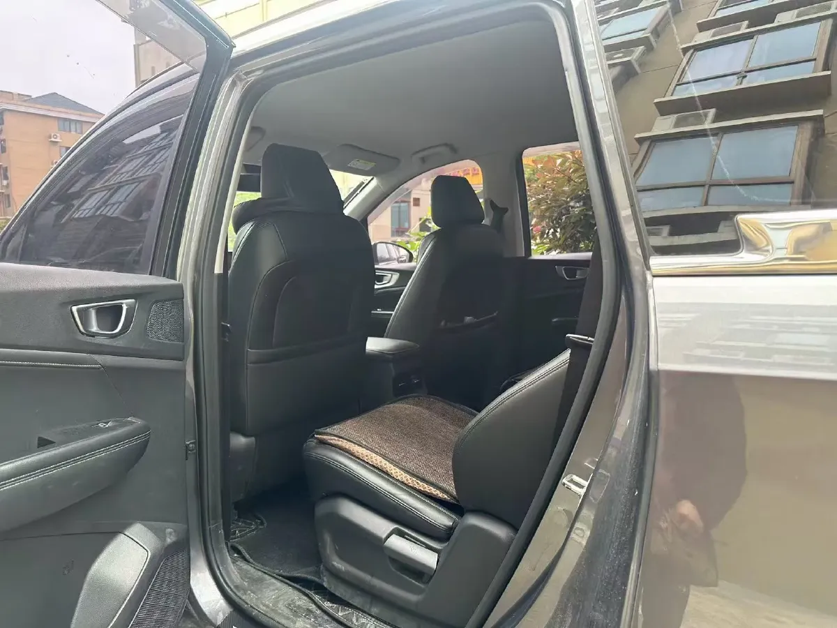 2022 WuLing JiaChen 1.5T 147HP L4 6MT,autocango,china used car exporter,china ev exporter,chinese used car exporter,chinese used ev exporter