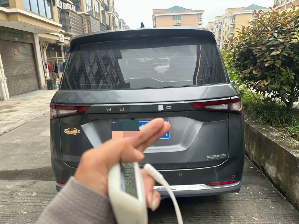 2022 WuLing JiaChen 1.5T 147HP L4 6MT,autocango,china used car exporter,china ev exporter,chinese used car exporter,chinese used ev exporter