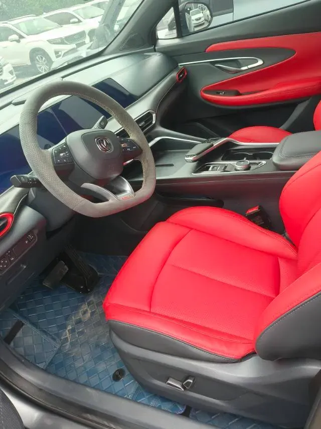 2022 ChangAn UNI-T 1.5T 188HP L4 7DCT,autocango,china used car exporter,china ev exporter,chinese used car exporter,chinese used ev exporter