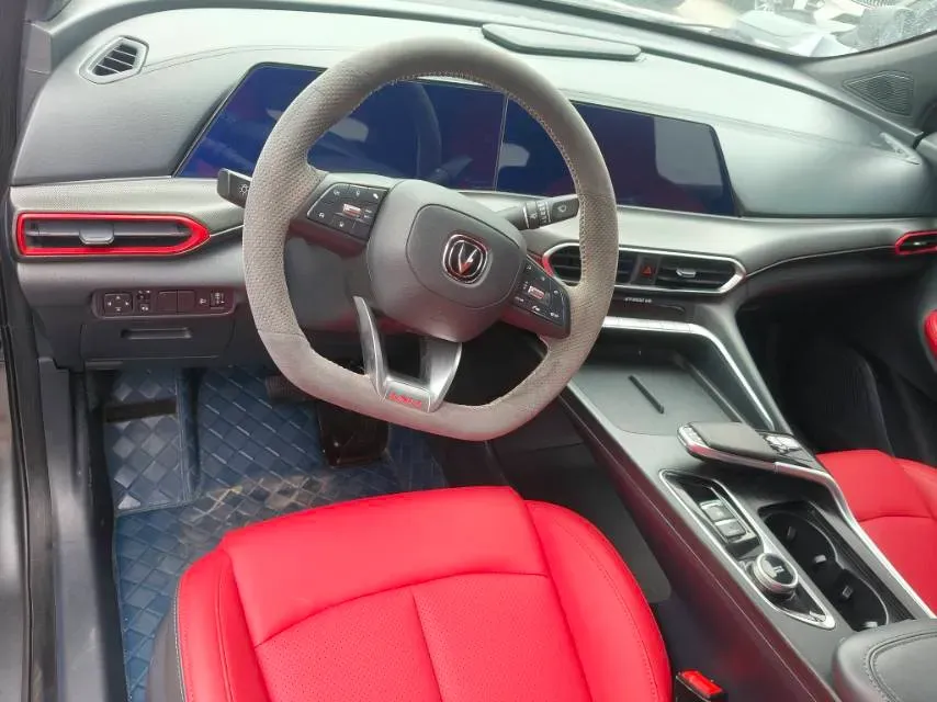 2022 ChangAn UNI-T 1.5T 188HP L4 7DCT,autocango,china used car exporter,china ev exporter,chinese used car exporter,chinese used ev exporter