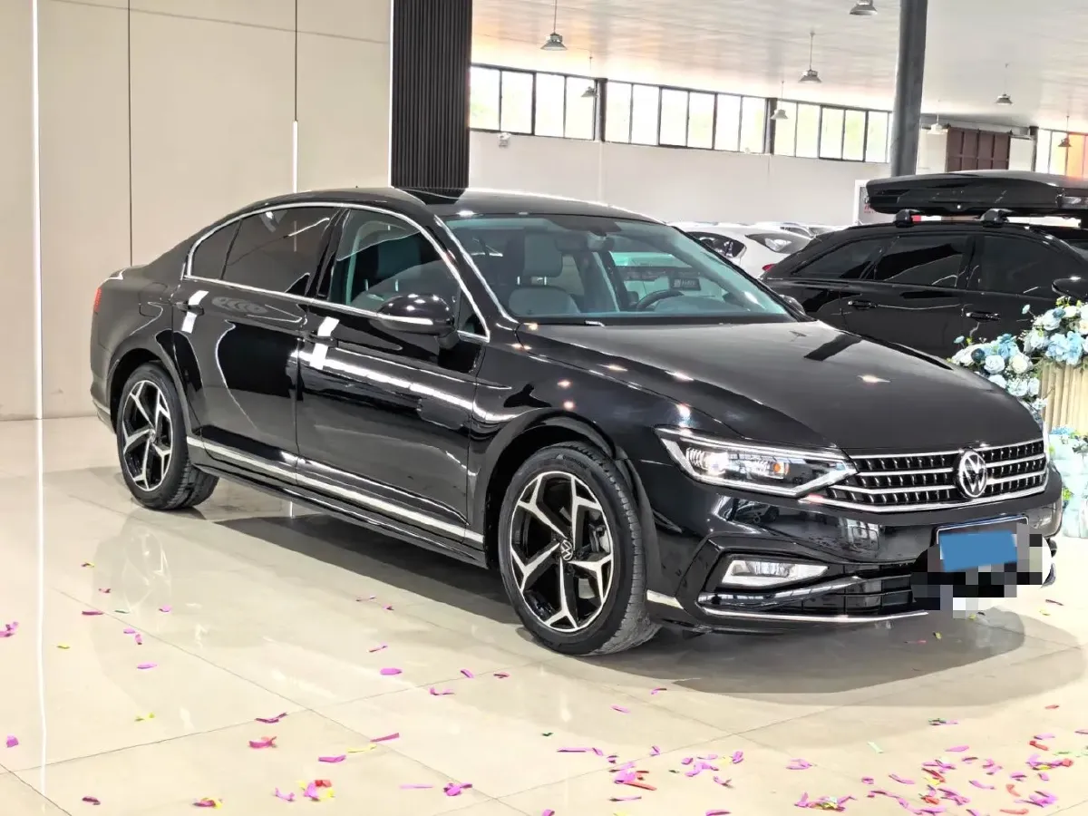 2023 Volkswagen Magotan 2.0T 186HP L4 7DCT,autocango,china used car exporter,china ev exporter,chinese used car exporter,chinese used ev exporter