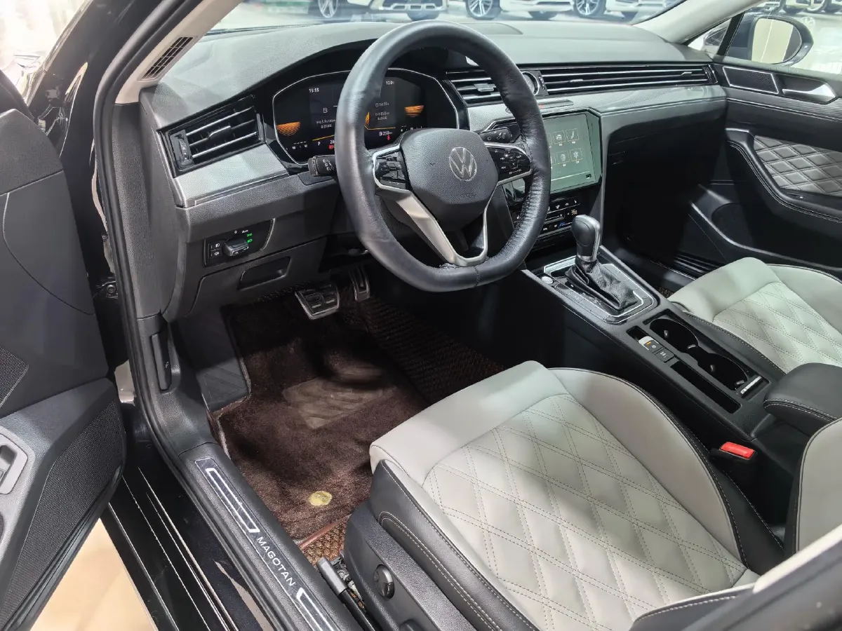 2023 Volkswagen Magotan 2.0T 186HP L4 7DCT,autocango,china used car exporter,china ev exporter,chinese used car exporter,chinese used ev exporter