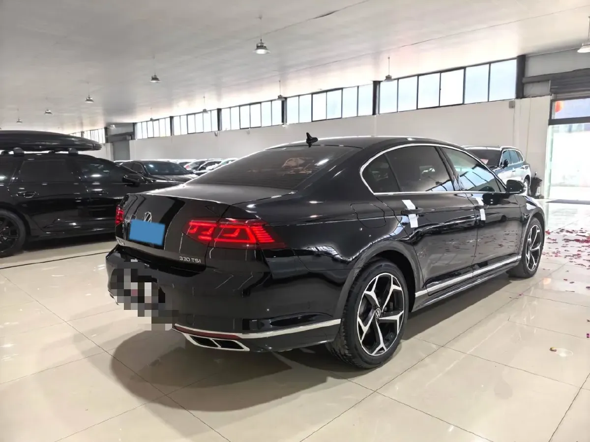 2023 Volkswagen Magotan 2.0T 186HP L4 7DCT,autocango,china used car exporter,china ev exporter,chinese used car exporter,chinese used ev exporter