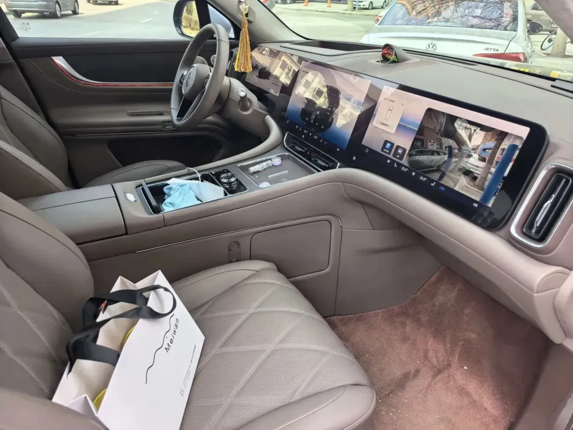 2025 AITO AITO M9 REEV 160HP REEV 52KWH,autocango,china used car exporter,china ev exporter,chinese used car exporter,chinese used ev exporter