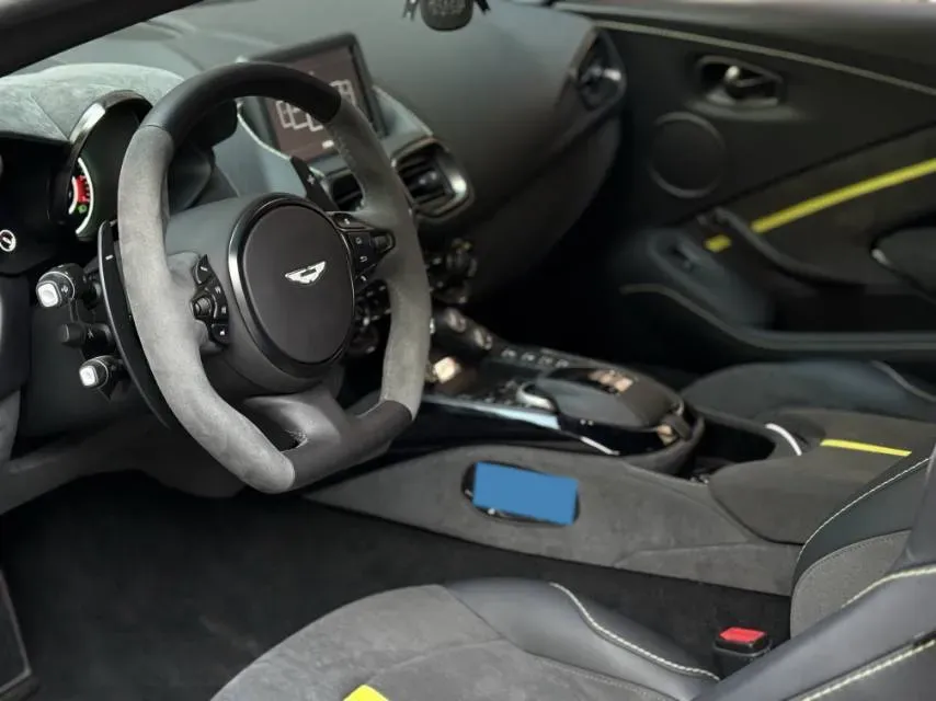 2023 Aston Martin V8 Vantage 4.0T 510HP V8 8AT,autocango,china used car exporter,china ev exporter,chinese used car exporter,chinese used ev exporter