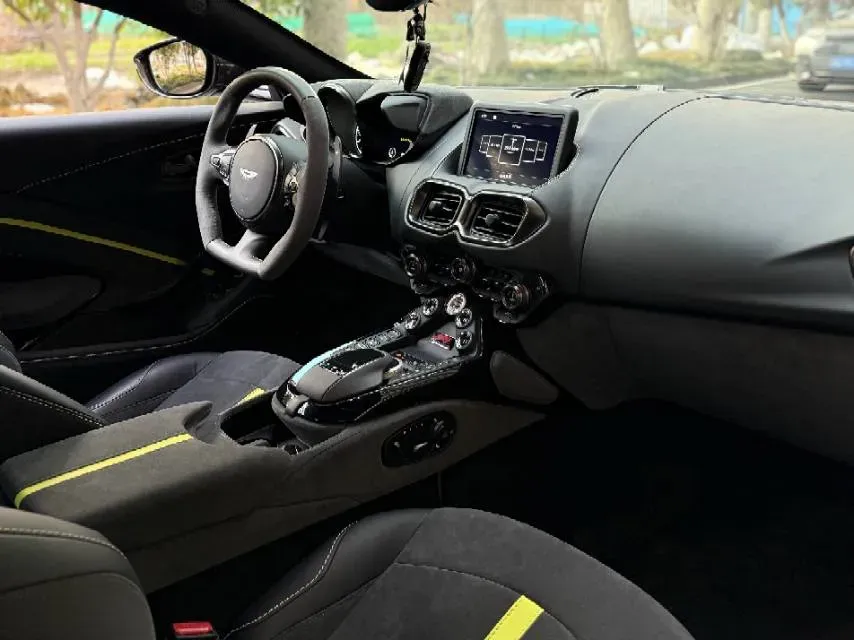 2023 Aston Martin V8 Vantage 4.0T 510HP V8 8AT,autocango,china used car exporter,china ev exporter,chinese used car exporter,chinese used ev exporter