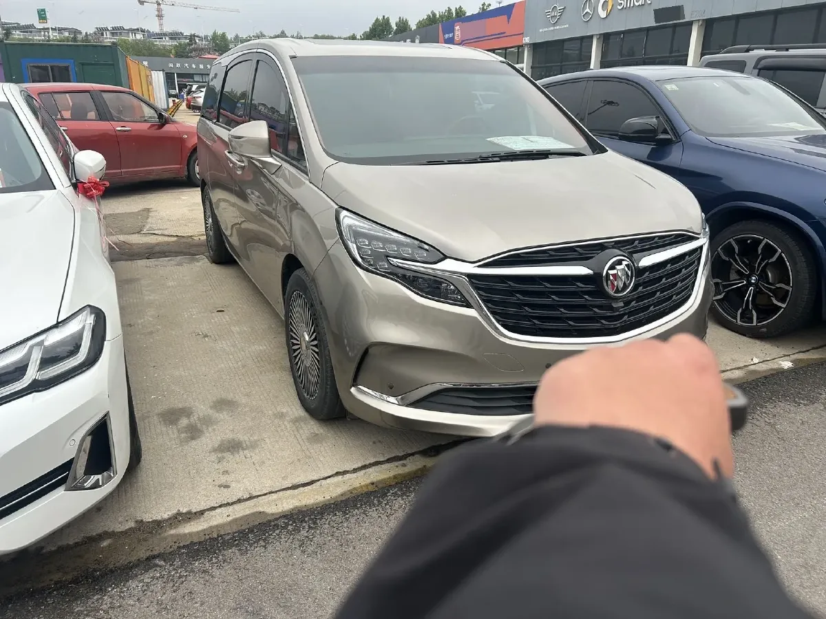 2021 Buick GL8 2.0T 237HP L4 9AT,autocango,china used car exporter,china ev exporter,chinese used car exporter,chinese used ev exporter
