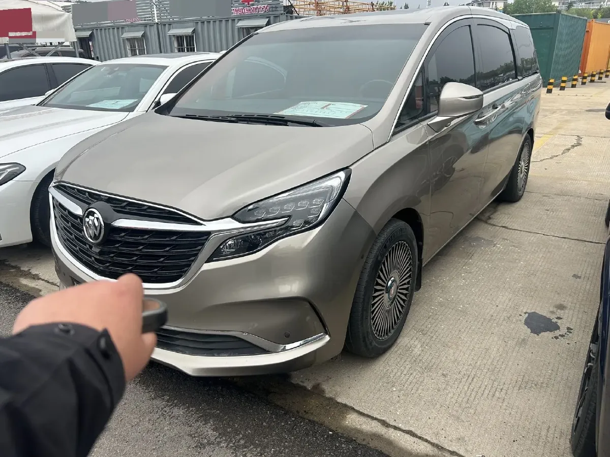 2021 Buick GL8 2.0T 237HP L4 9AT,autocango,china used car exporter,china ev exporter,chinese used car exporter,chinese used ev exporter